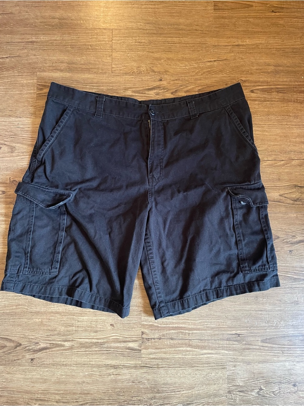 Vintage Faded Glory Black Cargo Shorts with Utility Pockets 100% cotton
